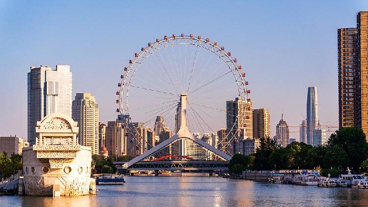 Live Experience Views from the Tianjin Eye Ferris Wheel 