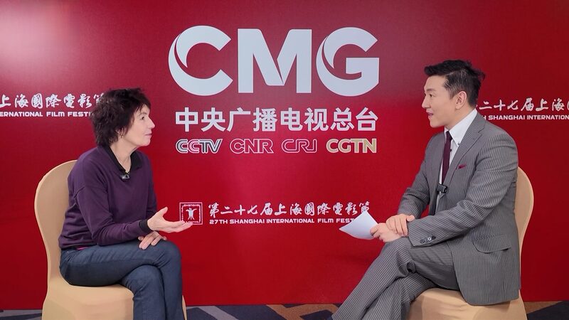 British Director Kim Longinotto Shares Insights at Shanghai Film Festival One-on-one with SIFF documentary jury president Kim Longinotto video poster