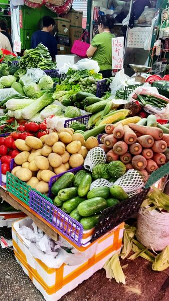 # - My News! Vibrant Street Markets in Hong Kong Video Poster