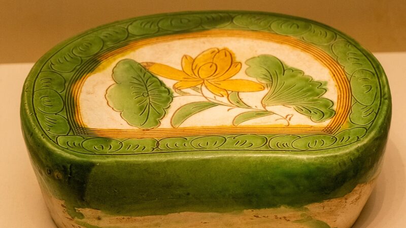 # - My News! Ancient Chinese Ways to Stay Cool Tri color Porcelain Pillow