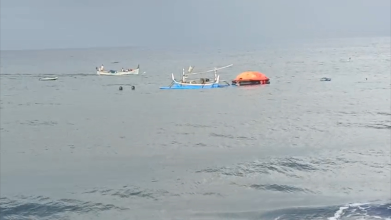 # - My News! at Least 5 Dead Dozens Missing After Indonesian Ferry Sinks Video Poster