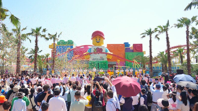 China’s First Legoland Resort Opens in Shanghai with Record-Breaking Attractions China's first Legoland resort officially opens in Shanghai