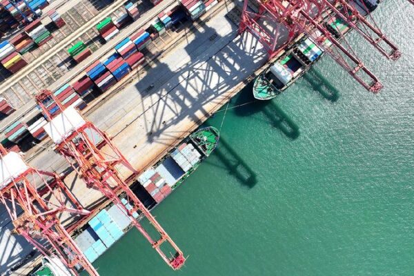 China’s Foreign Trade Grows 2.9% in Early 2025, Showing Strength Amid Global Challenges China's foreign trade up 2.9% in H1