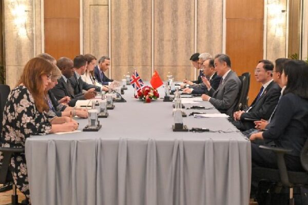 China and UK Pledge Stronger Ties as Wang Yi Meets David Lammy in Malaysia Chinese FM meets British counterpart to discuss ties