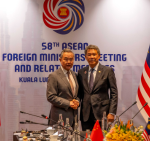 Chinese Fm Urges Joint Efforts with Malaysia on Bilateral Asean Ties 