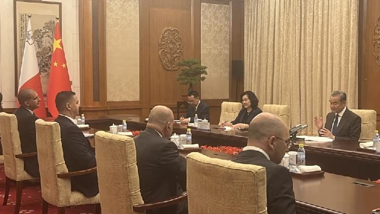 Chinese Maltese Fms Meet in Beijing 