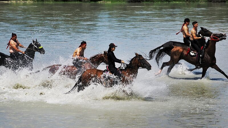 Heavenly Horses Festival Gallops into Xinjiang’s Zhaosu County 'Heavenly horses' festival heats up Xinjiang