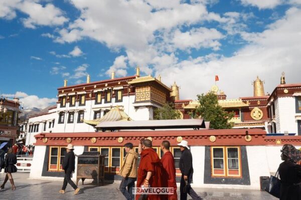 # - My News! Lhasas Most Popular Pedestrian Street Bakuo Street