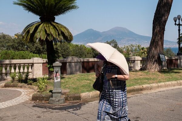Europe Implements Emergency Measures Amid Record Heatwave Live: Europe takes emergency measures amid high temperatures video poster