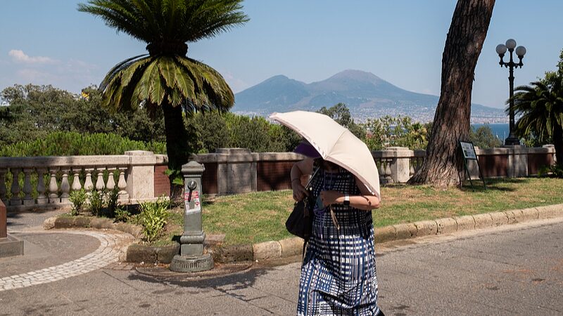 Live Europe Takes Emergency Measures Amid High Temperatures Video Poster 