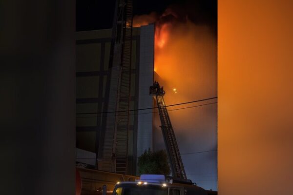 Tragic Fire Engulfs Shopping Mall in Kut, Iraq Live: Latest on supermarket fire in eastern Iraq video poster