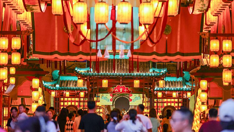 Chinese Premier Li Qiang Focuses on Boosting Economy and NEV Regulation Premier Li chairs meeting on internal circulation, NEV competition