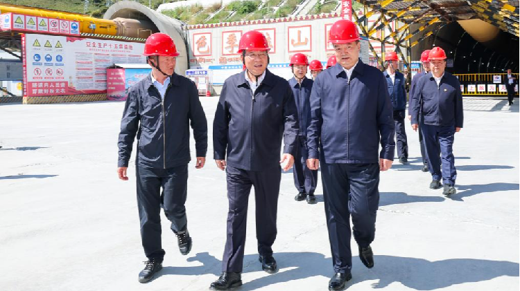 Premier Li Urges High quality Implementation of Key National Projects 