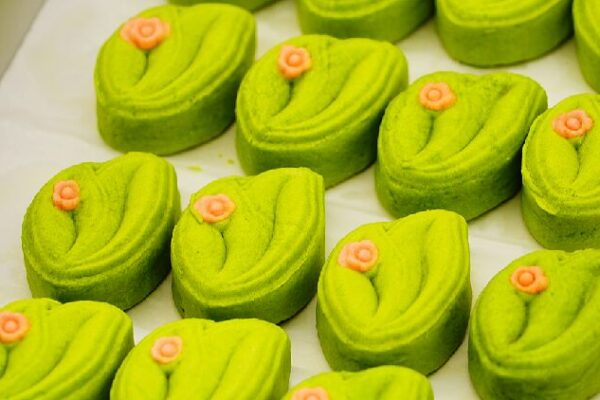 Summer Delights: Beihai Park’s Fangshan Restaurant Unveils Exquisite Seasonal Pastries Summer on a plate: Beihai Park unveils seasonal pastries