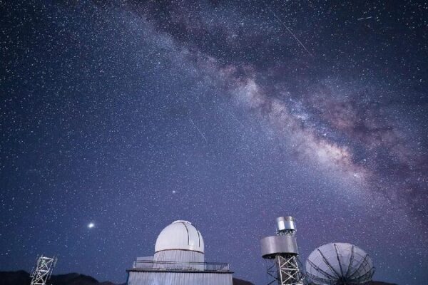 Telescope on Worlds Roof Starts Hunt for Big Bangs Oldest Ripples 