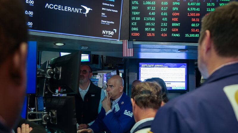 US Stocks Close Mixed as Investors Weigh Earnings and Trade Talks US stocks close mixed on corporate earnings